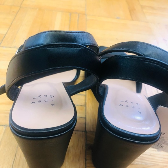 A New Day Women’s shoe size 12 - Picture 4 of 5